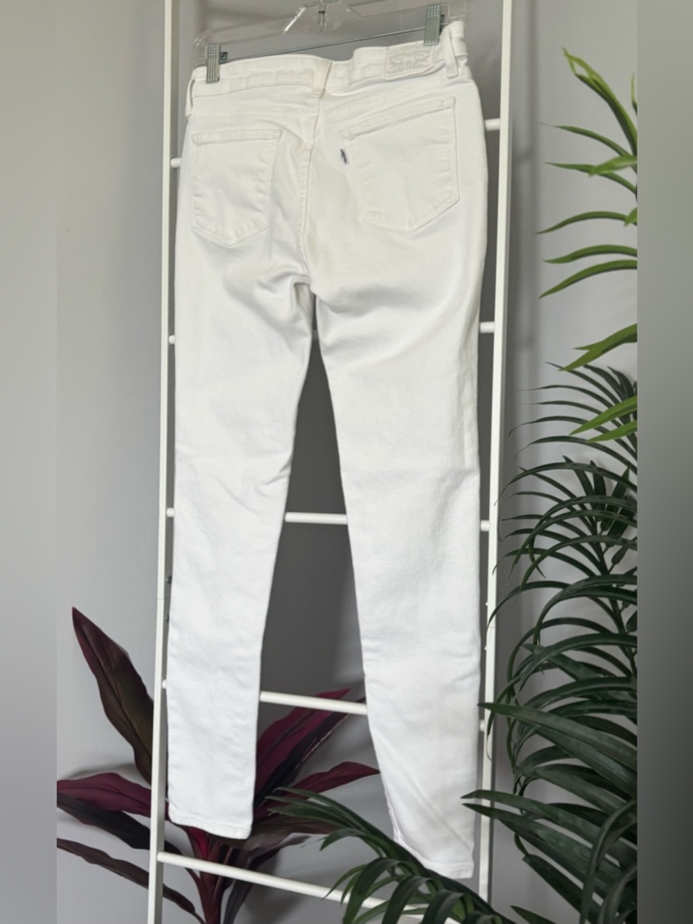 Levi's 711 White Skinny Jeans for Women - Picture 10 of 16